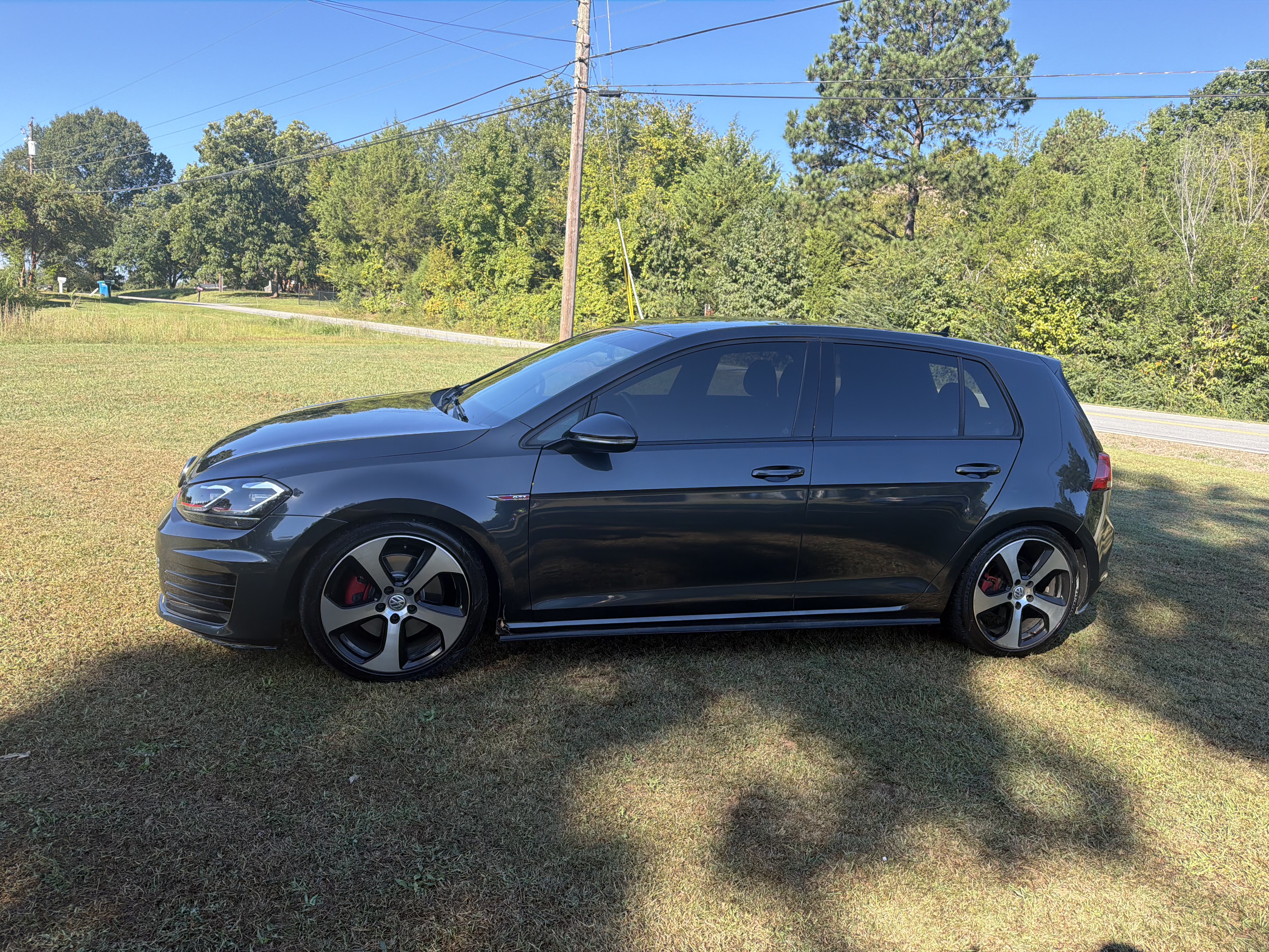 Used 2017 Volkswagen GTI 4-Door FWD image 31