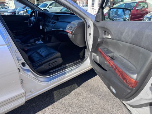 Used 2010 Honda Accord Crosstour EX-L image 16