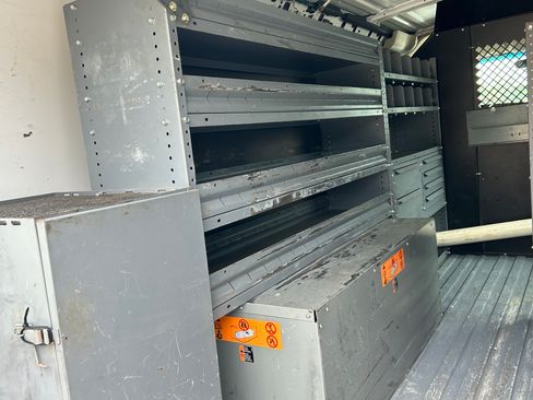 Used 2014 Chevrolet Express 2500 image 17