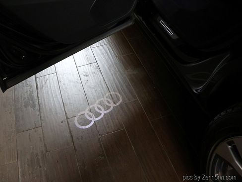 Used 2020 Audi Q8 Prestige image 31