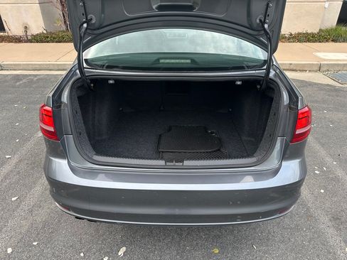 Used 2015 Volkswagen Jetta SE image 9