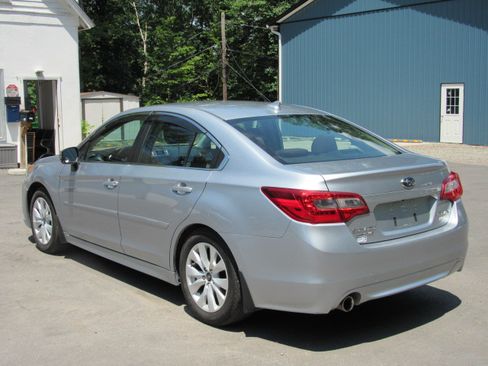 Used 2017 Subaru Legacy 2.5i Premium AWD/4WD image 5