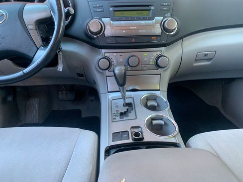 Used 2010 Toyota Highlander Sport image 23