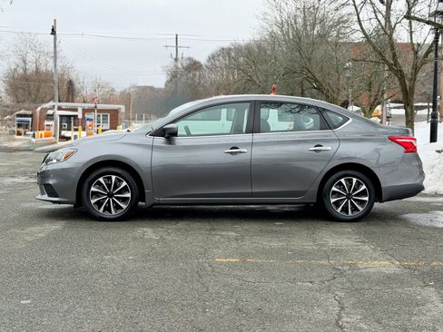 Used 2016 Nissan Sentra SV image 2