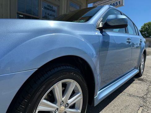 Used 2010 Subaru Legacy 2.5i Premium AWD/4WD image 9