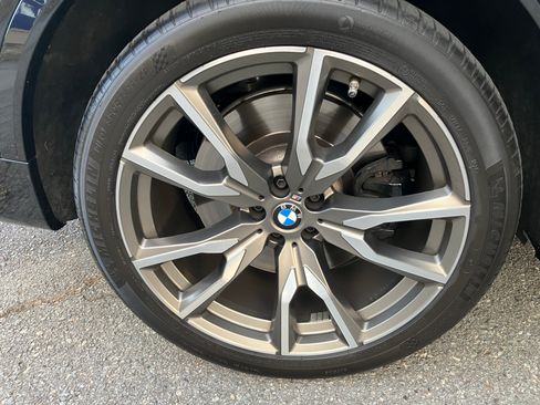 Used 2022 BMW X7 M50i AWD/4WD image 21