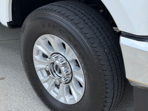 Used 2022 Ford F250 image 3