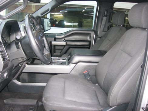 Used 2020 Ford F150 XLT image 5