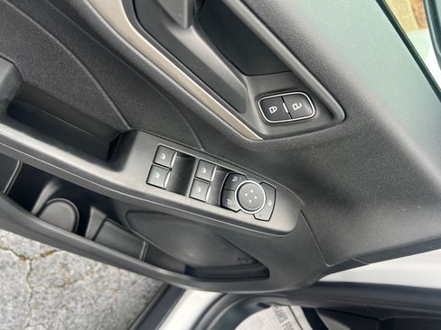 Used 2022 Ford Escape SE image 7