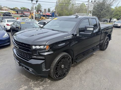 Used 2020 Chevrolet Silverado 1500 RST image 2