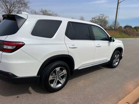 Used 2023 Honda Pilot EX-L image 6