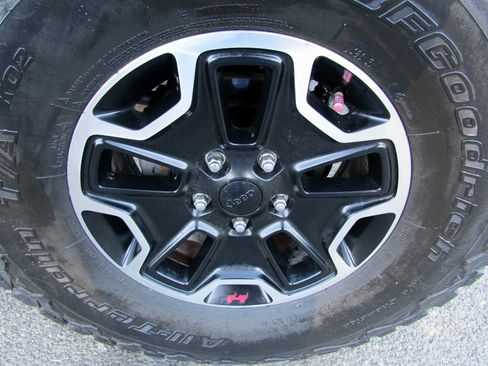 Used 2013 Jeep Wrangler Rubicon image 10