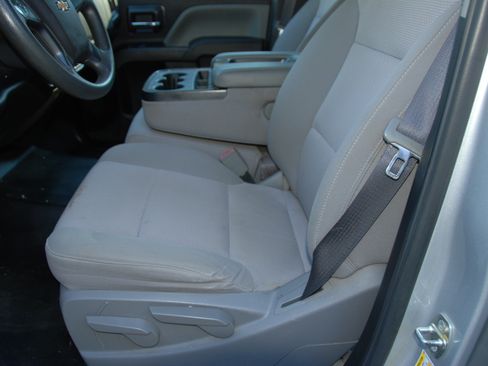 Used 2017 Chevrolet Silverado 2500 image 17