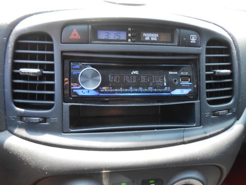 Used 2010 Hyundai Accent GL image 16