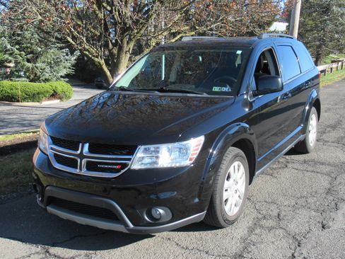 Used 2019 Dodge Journey SE image 2