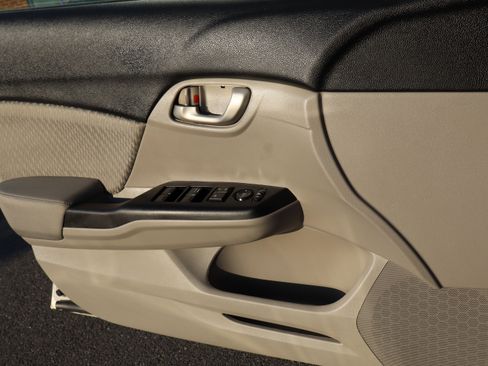 Used 2015 Honda Civic LX image 16