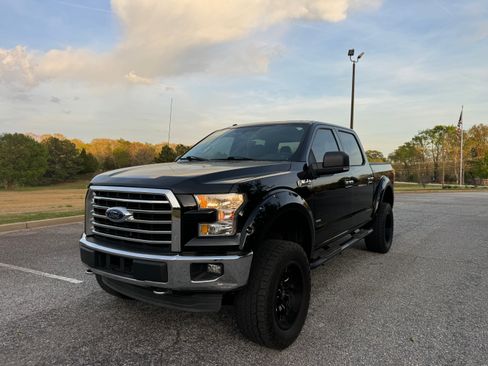 Used 2016 Ford F150 XLT image 2