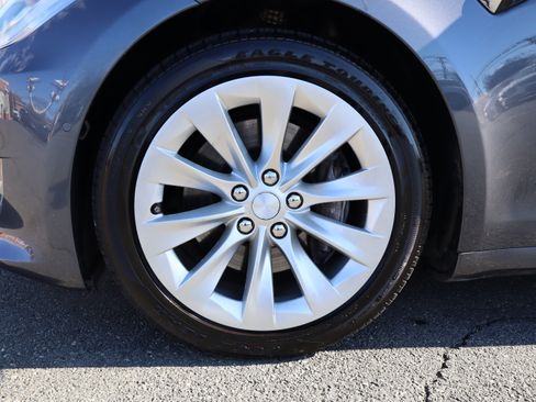 Used 2018 Tesla Model S 100D image 27