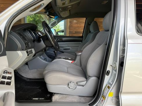 Used 2011 Toyota Tacoma 4x4 Double Cab image 11