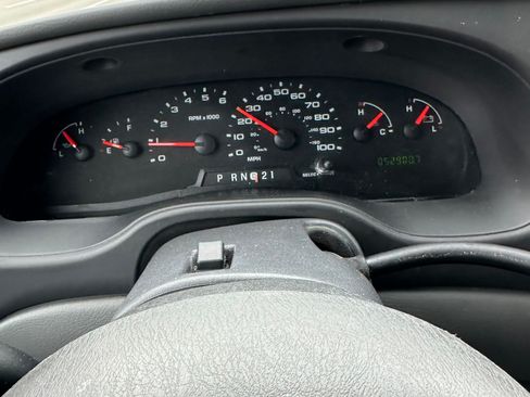 Used 2006 Ford E-250 and Econoline 250 image 6
