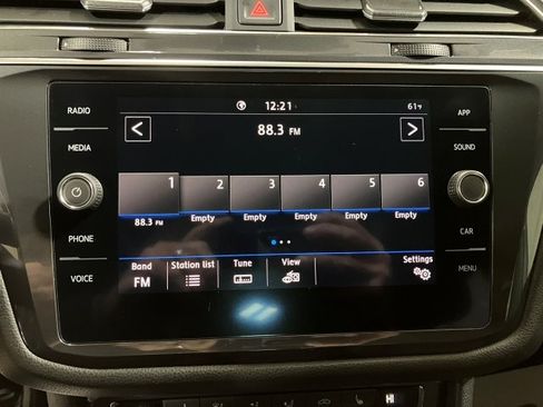 Used 2020 Volkswagen Tiguan SE image 12