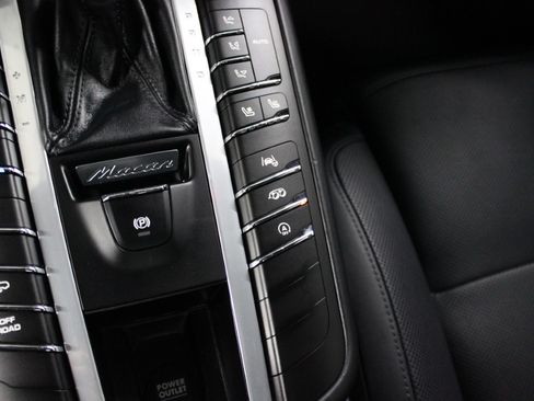 Used 2021 Porsche Macan GTS AWD/4WD image 22