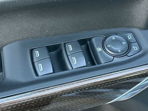 Used 2021 Chevrolet Silverado 1500 LT Trail Boss image 12