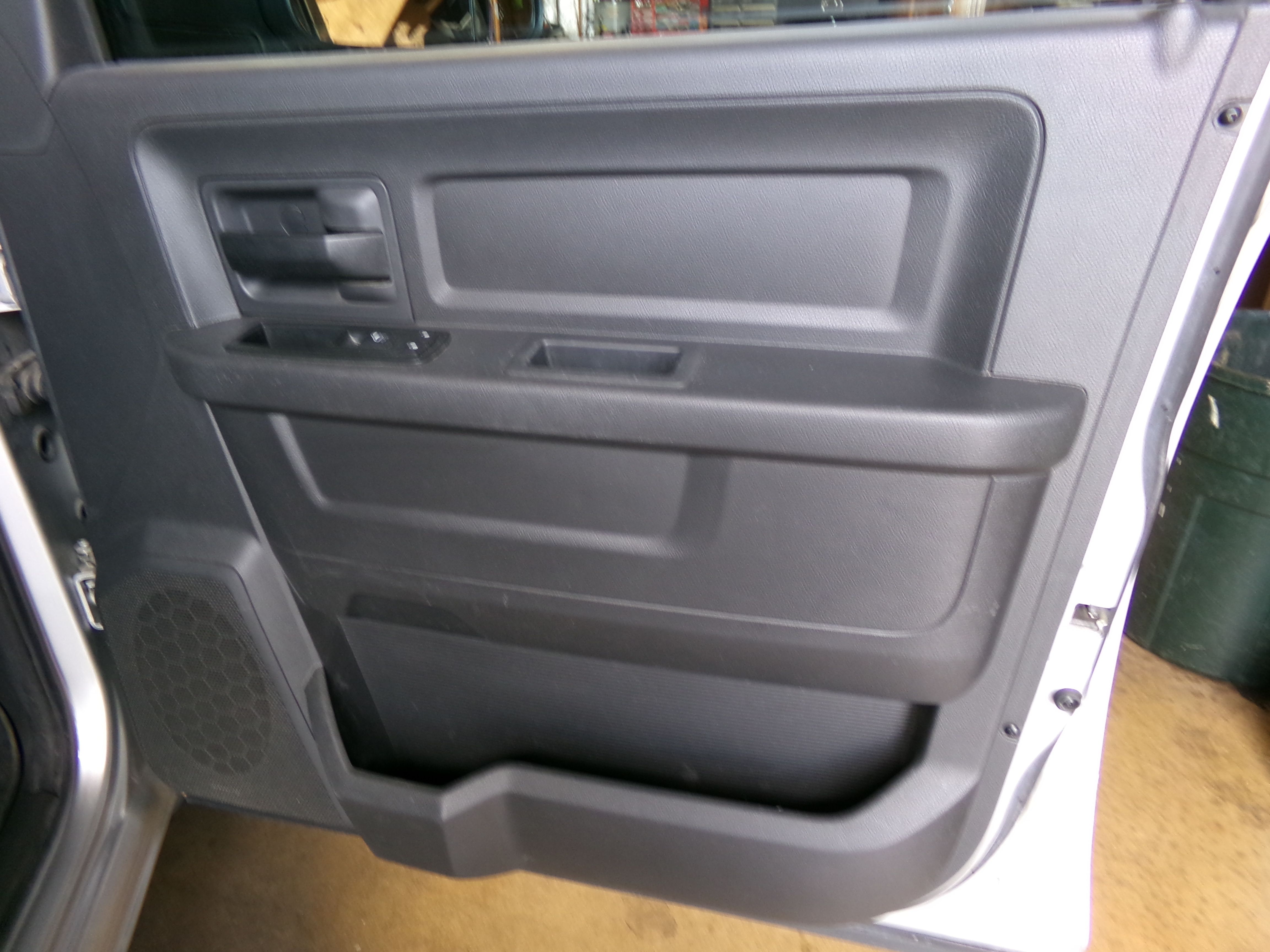 Used 2011 RAM 1500 4x4 Quad Cab image 13