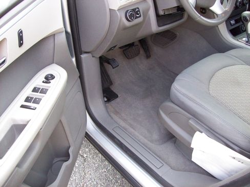 Used 2012 Chevrolet Traverse LS image 10