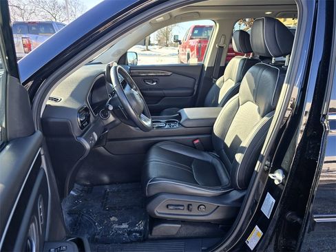 Used 2023 Honda Pilot Elite image 13