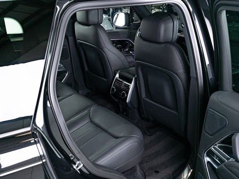 Used 2025 Land Rover Range Rover SE image 65
