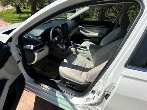 Used 2022 Nissan Altima 2.5 SV AWD image 7
