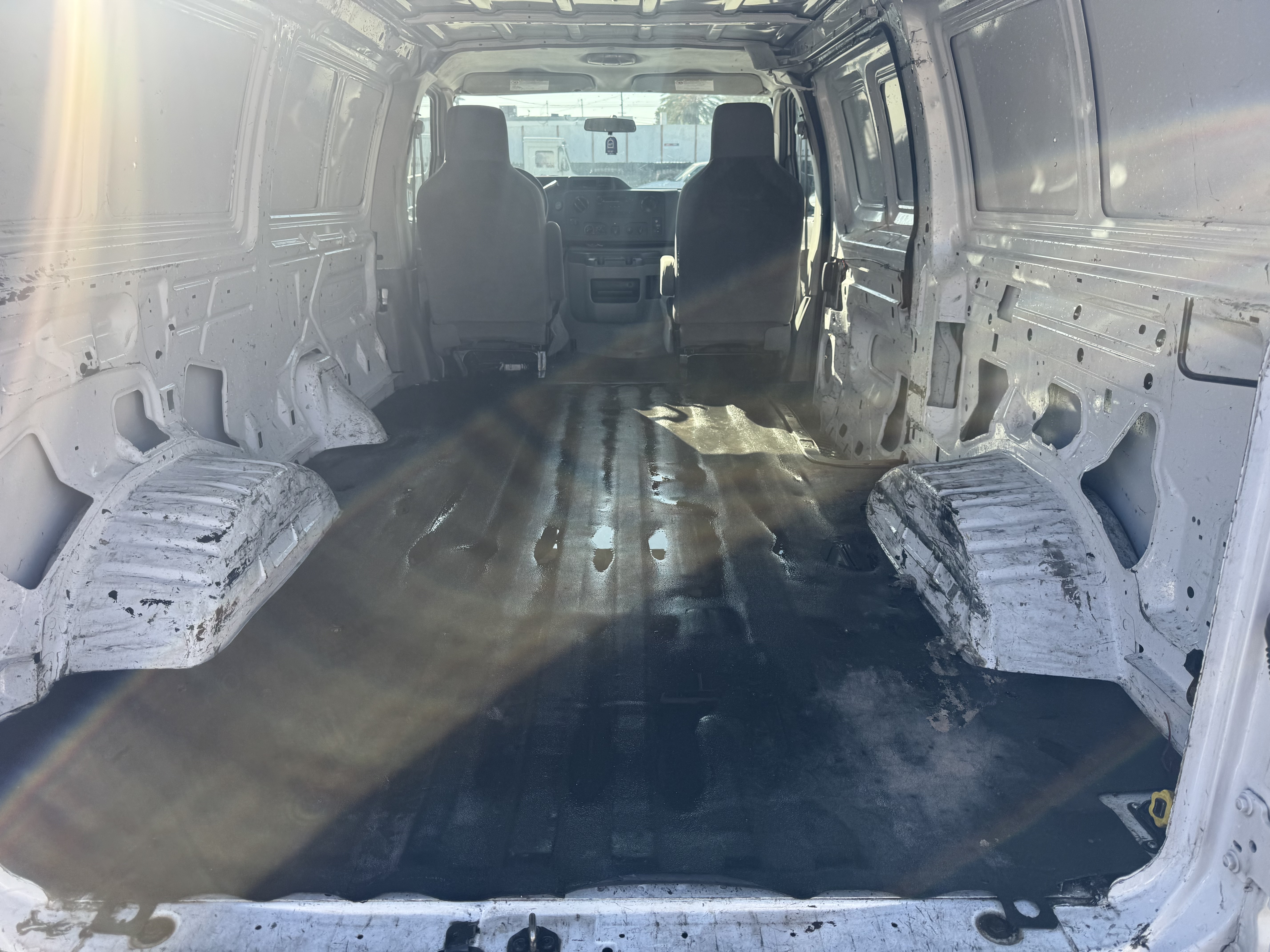 Used 2014 Ford E-250 and Econoline 250 UNAVAIL RWD image 8