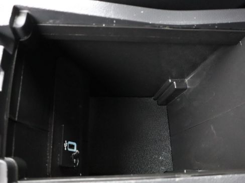 Used 2019 Ford Escape Titanium image 34