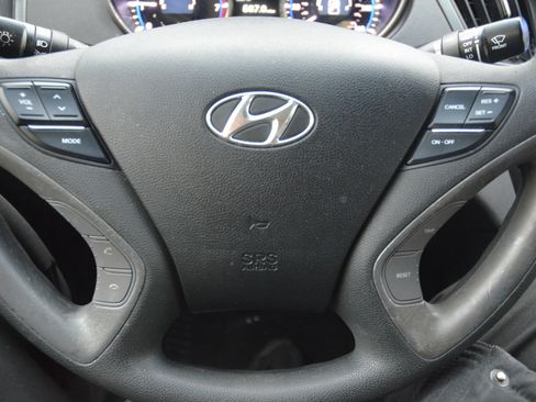 Used 2011 Hyundai Sonata GLS image 13