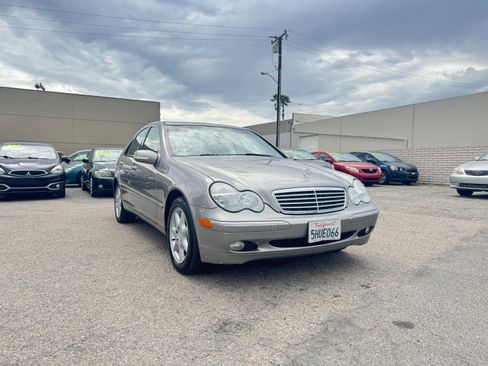 Used 2004 Mercedes-Benz C 240 Sedan image 12
