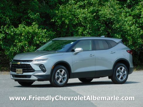 Used 2025 Chevrolet Blazer FWD LT w/ 2LT image 1