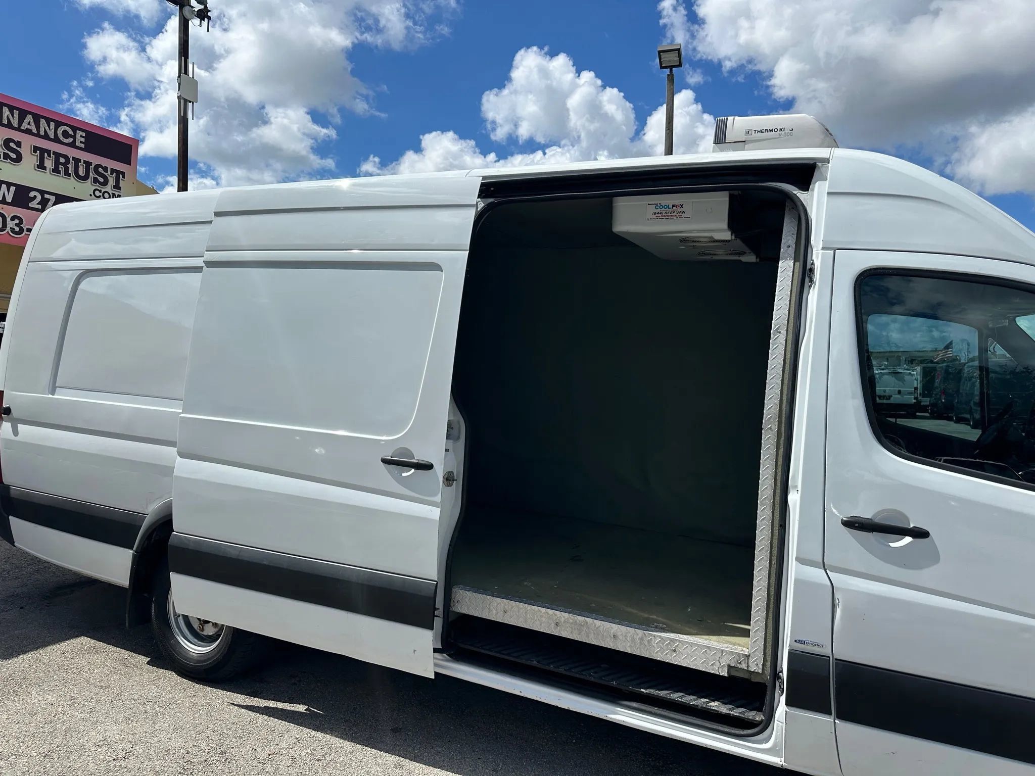 Used 2016 Mercedes-Benz Sprinter 2500 170 Extended Cargo image 2