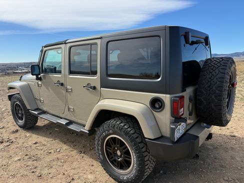 Used 2017 Jeep Wrangler Unlimited Sahara image 3