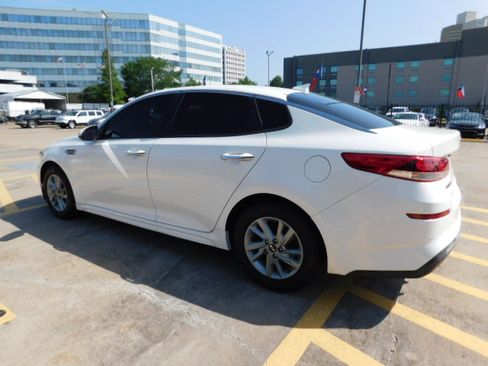 Used 2020 Kia Optima LX image 6