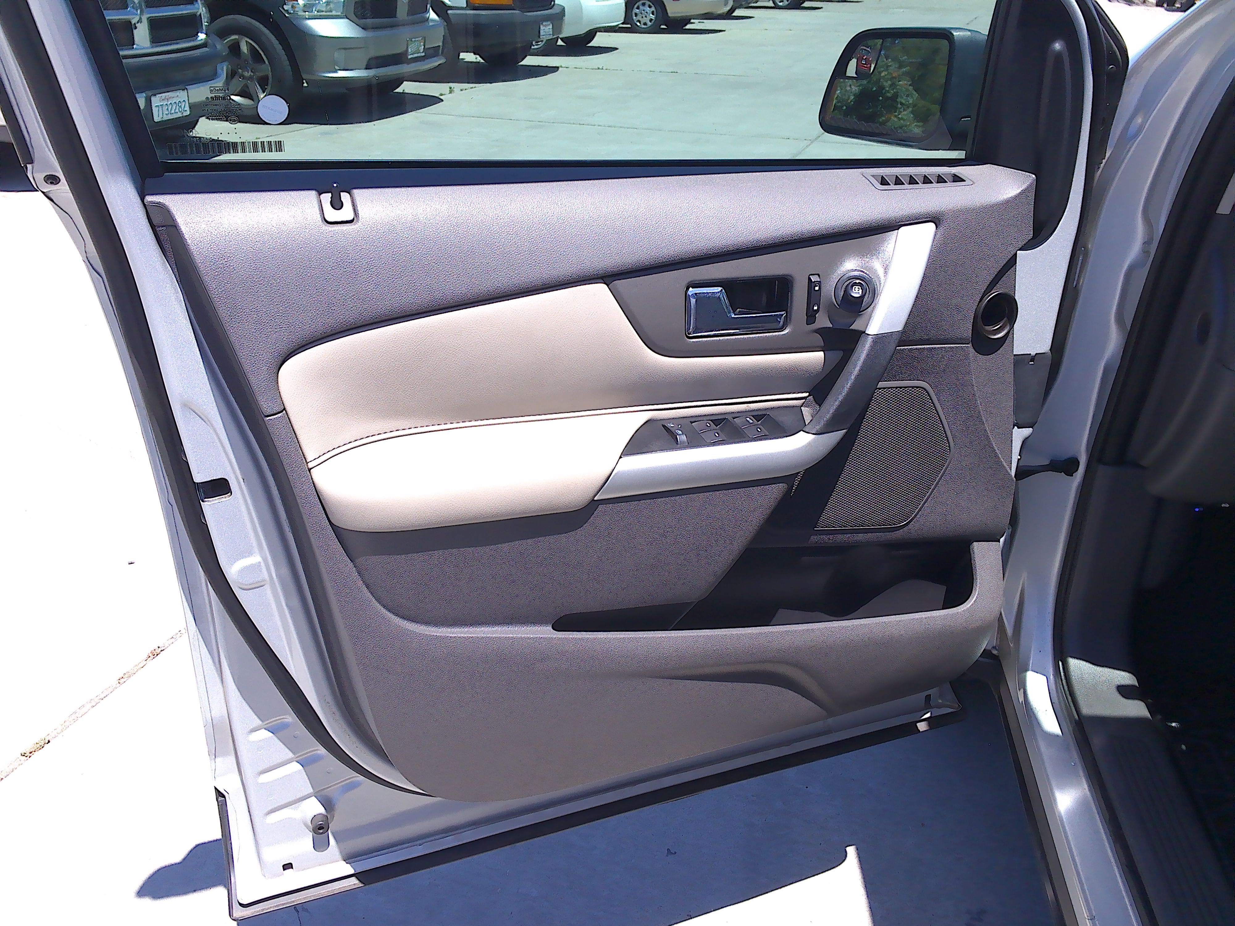 Used 2012 Ford Edge SE FWD image 9