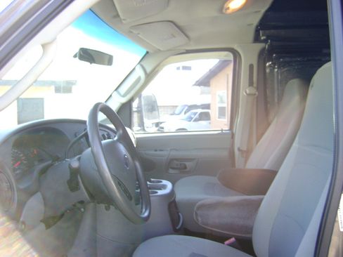 Used 2008 Ford E-350 and Econoline 350 image 11