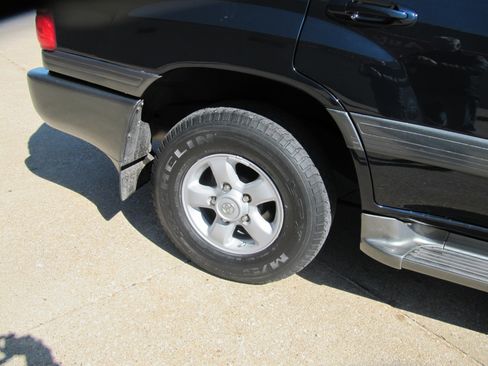 Used 2000 Toyota Land Cruiser image 9