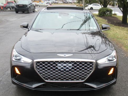Used 2021 Genesis G70 2.0T Elite image 3