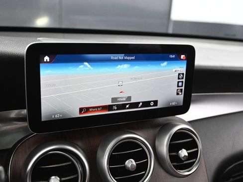 Used 2020 Mercedes-Benz GLC 300 image 29