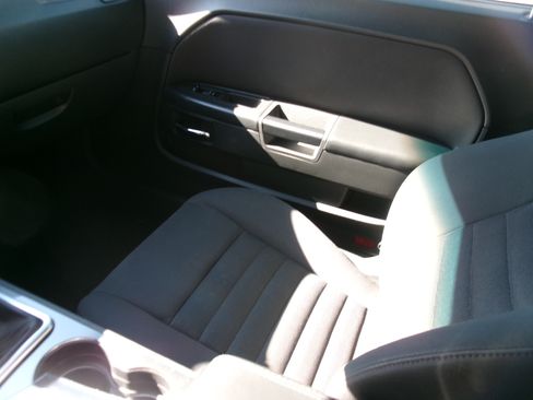 Used 2010 Dodge Challenger R/T image 8