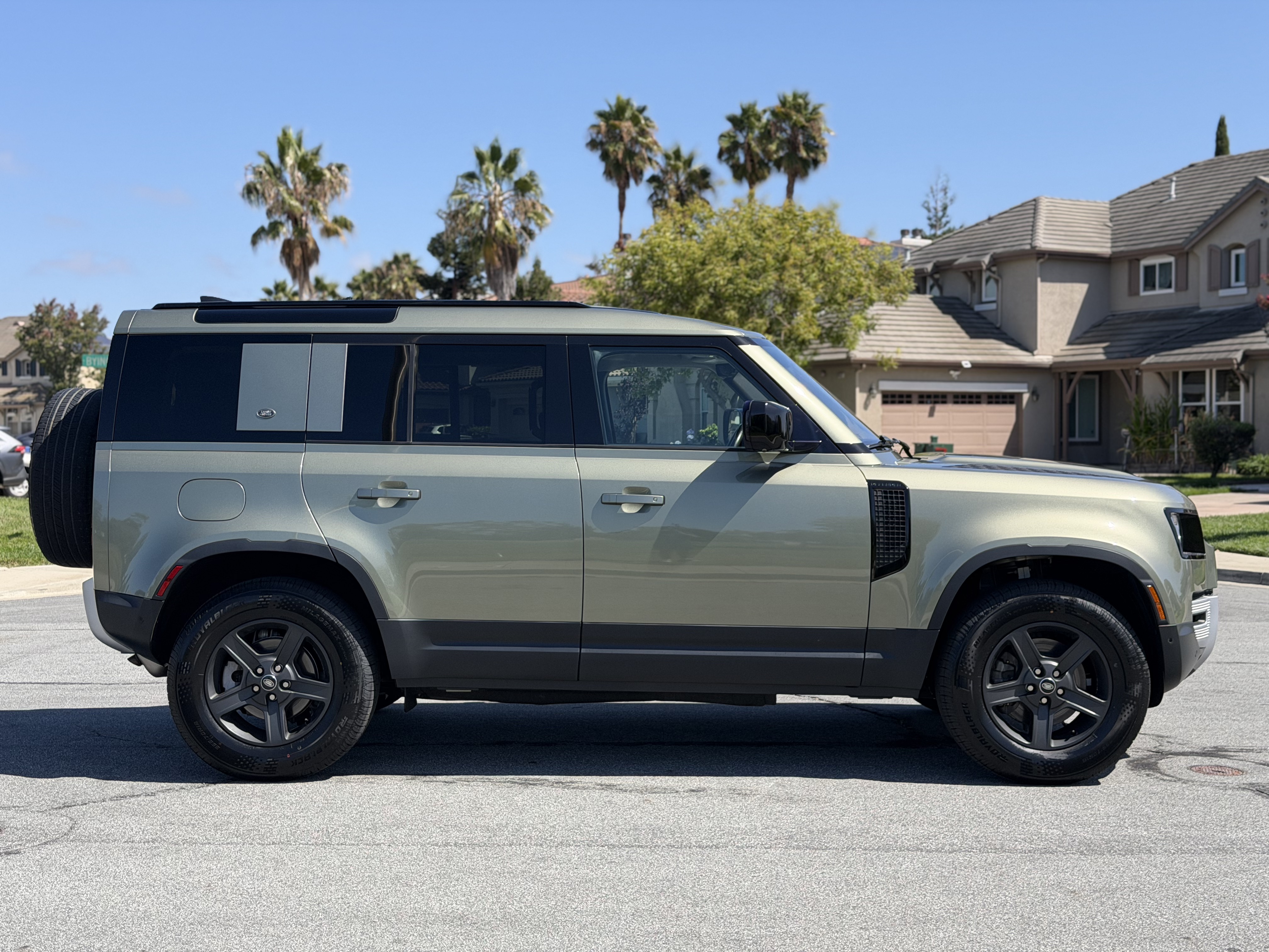 Used 2020 Land Rover Defender 110 AWD/4WD image 6
