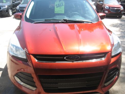 Used 2016 Ford Escape 4WD SE image 2