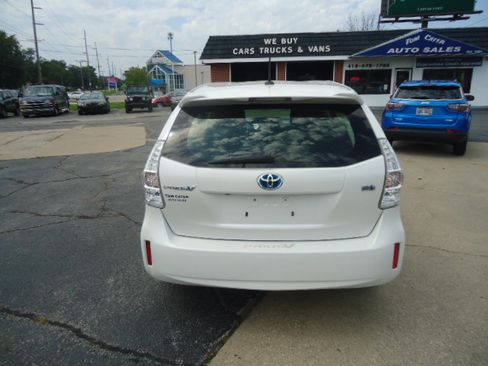 Used 2012 Toyota Prius V Three Wagon 4D FWD image 8