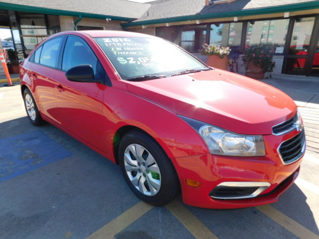 Used 2016 Chevrolet Cruze Limited LS Sedan FWD image 2